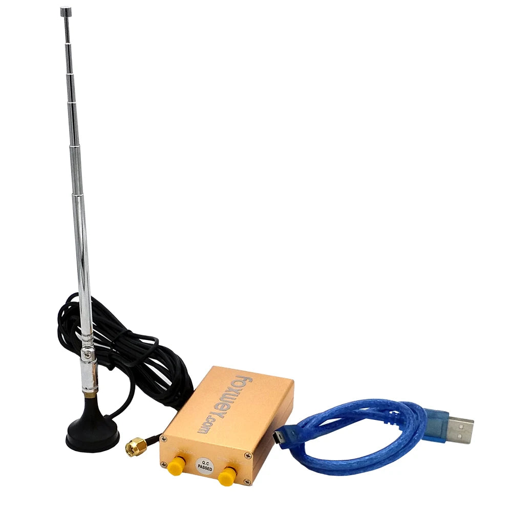New SDR  RTL2832U R820T HF reception 100K-1.8G TXCO 0.5 PPM SMA software defined radio accurate frequency